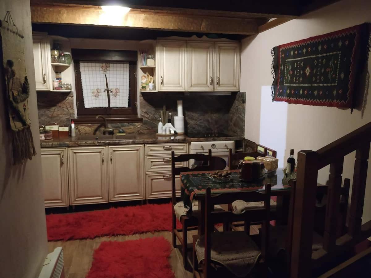 Παραδοσιακή Πέτρινη Κατοικία Στην Βλάχα Ελάτης Екстериор снимка